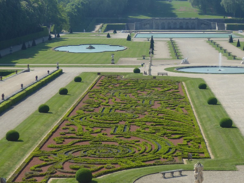 Vaux-Le-Vicomte - gardens